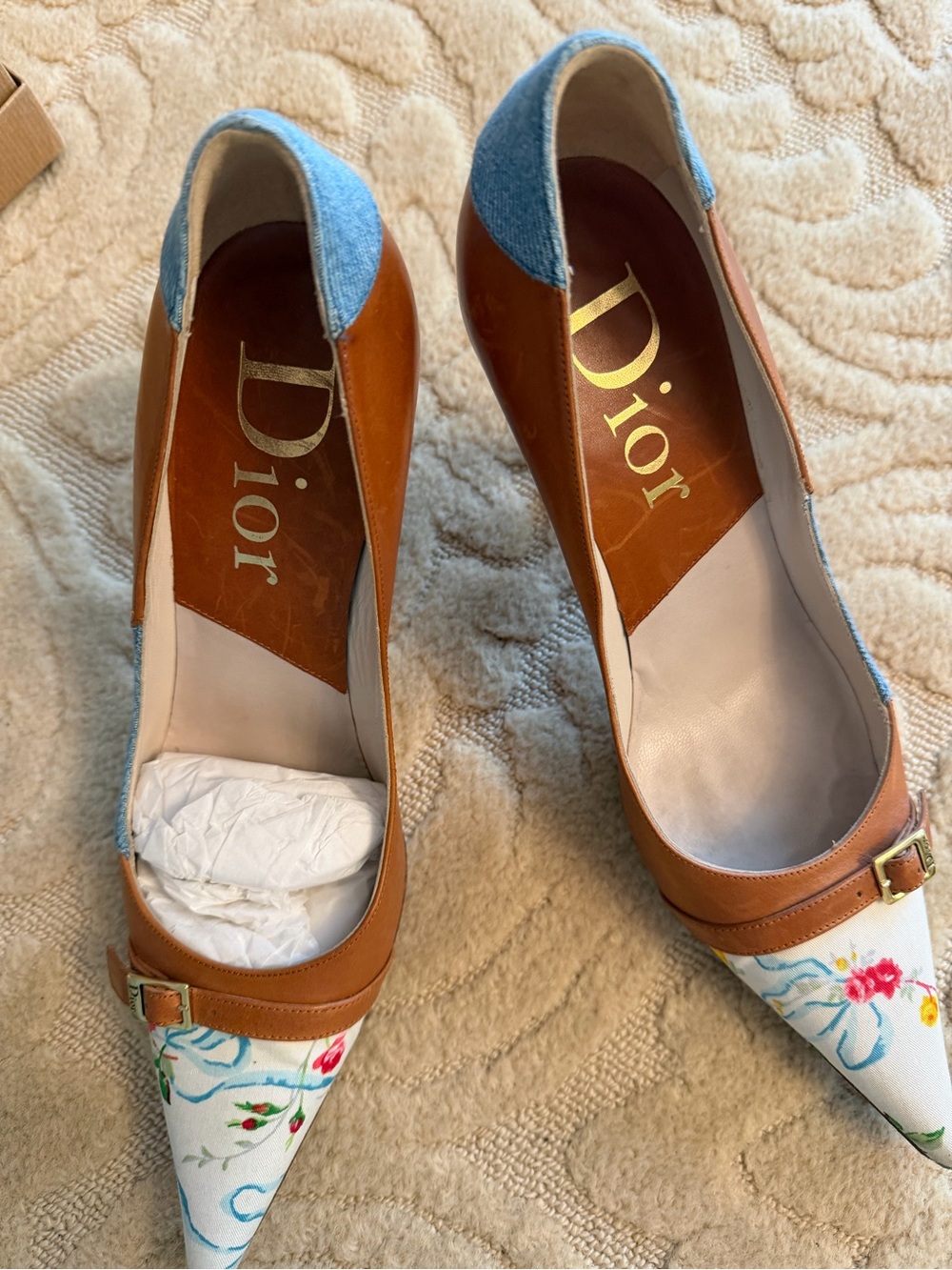 DIOR rare find. 
LEATHER,DENIM,FLORAL PUMP Archival Style! EUC ,SIZE 39  wow - Picture 2 of 7